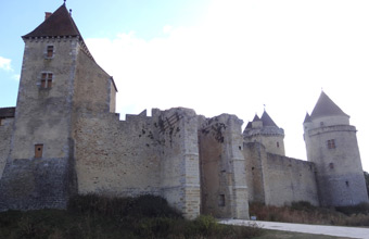 La porte du château de Blandy-les-Tours
